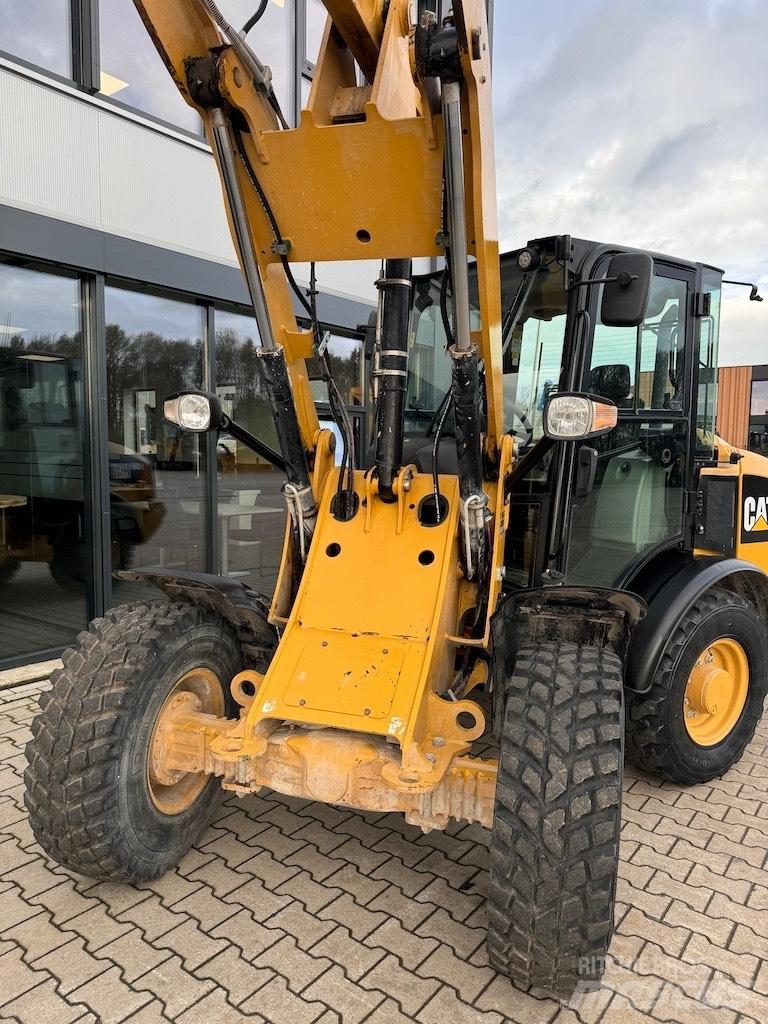 CAT 906M Wheel loaders