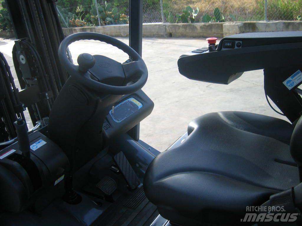  ECB18C Electric forklift trucks