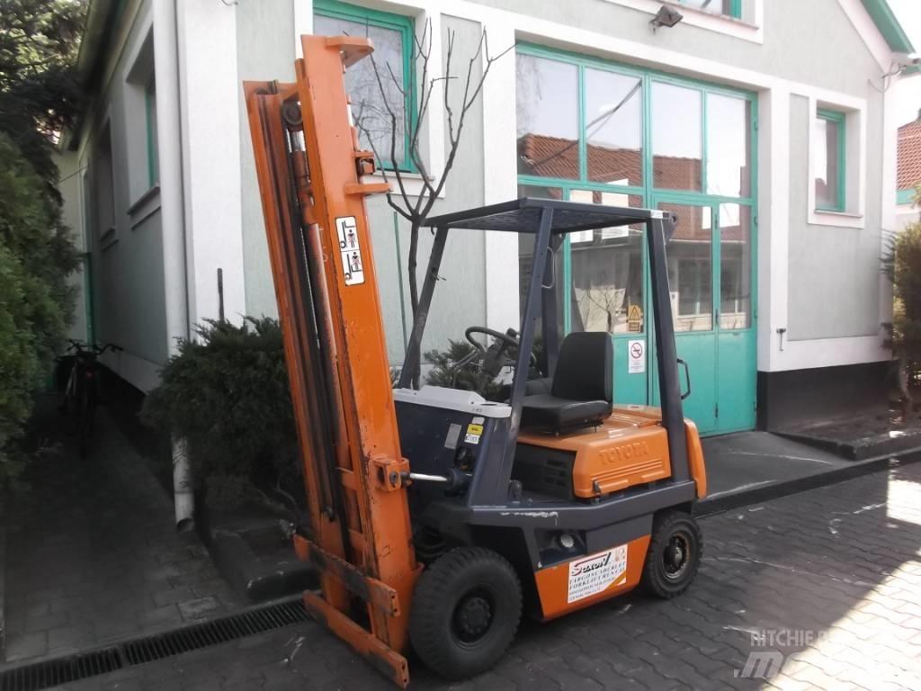Toyota 3 FD 14 Diesel trucks