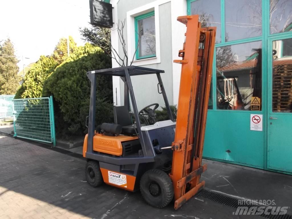 Toyota 3 FD 14 Diesel trucks