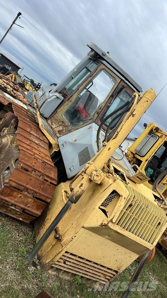 Komatsu D65 EX Tracks, chains and undercarriage