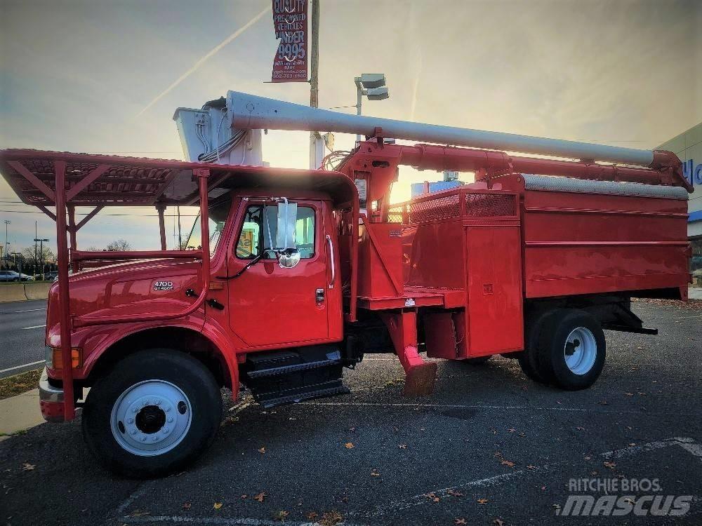 International 4700 Truck & Van mounted aerial platforms