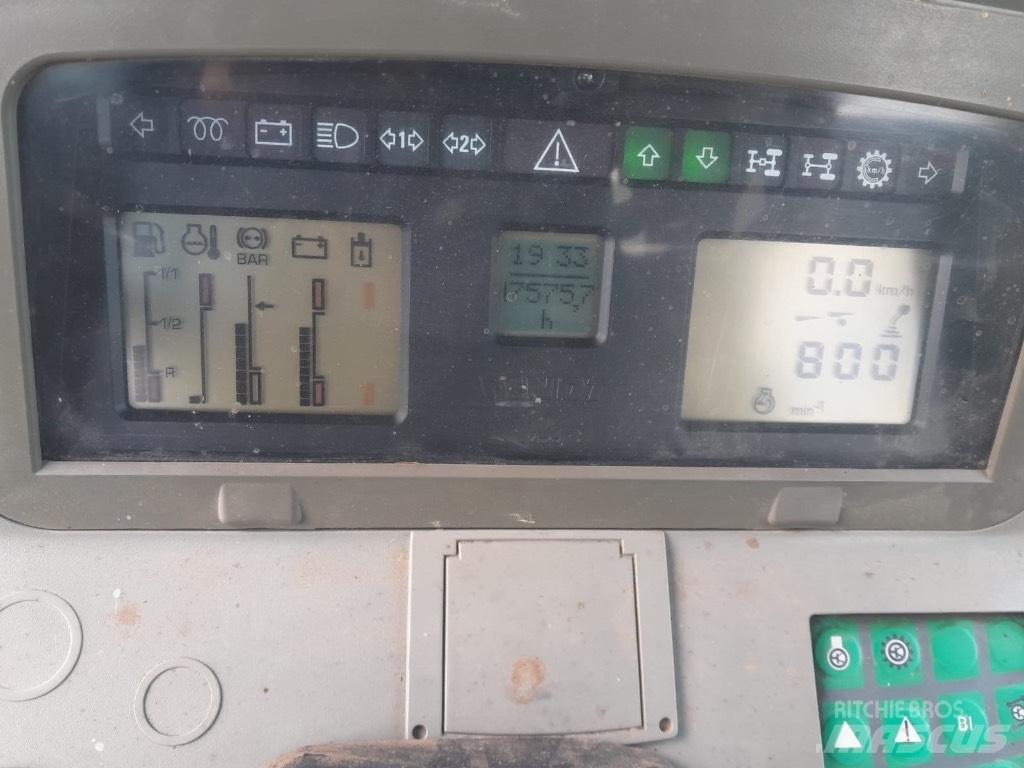Fendt 712 Vario Tractors