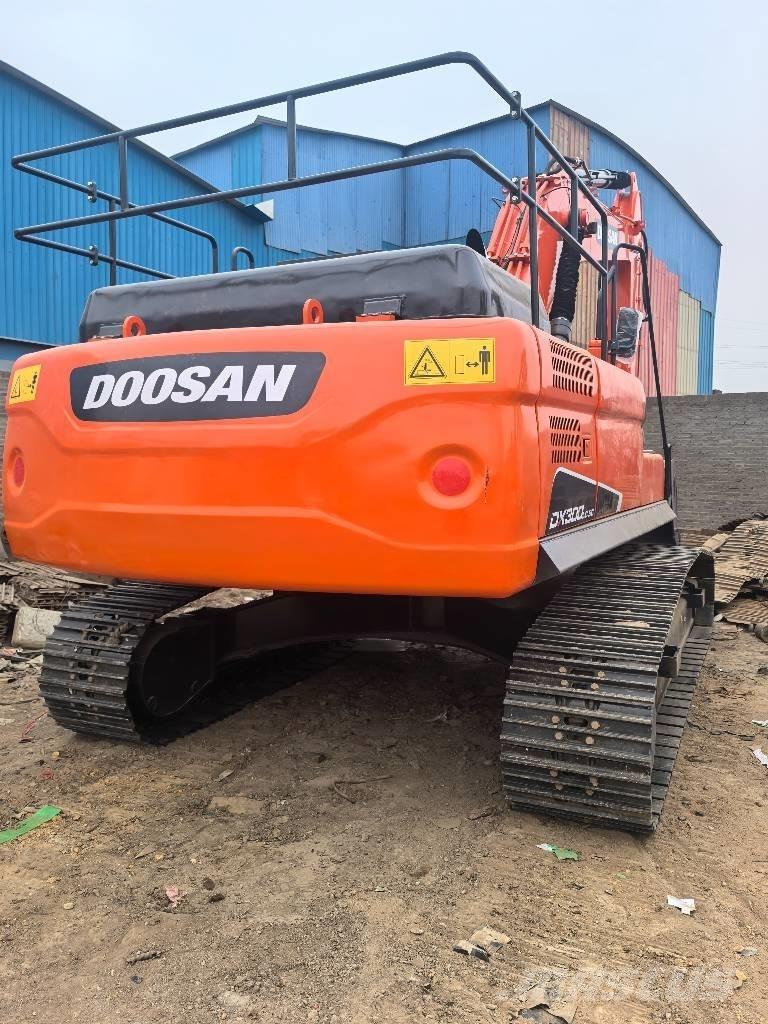 Doosan DX300LC Crawler excavators
