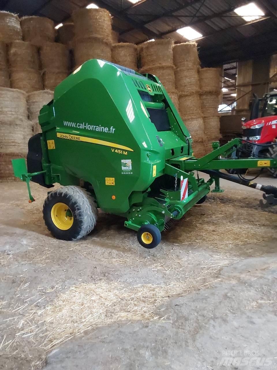 John Deere V 451 M Round balers