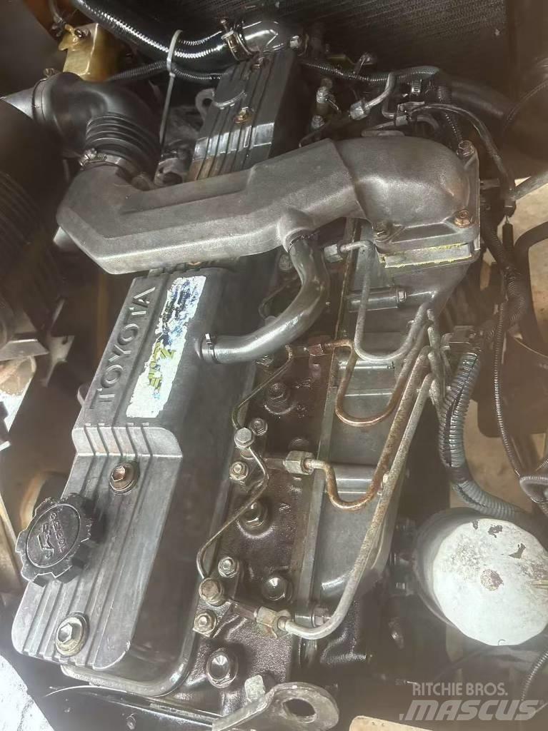 Toyota 5 ton Diesel trucks
