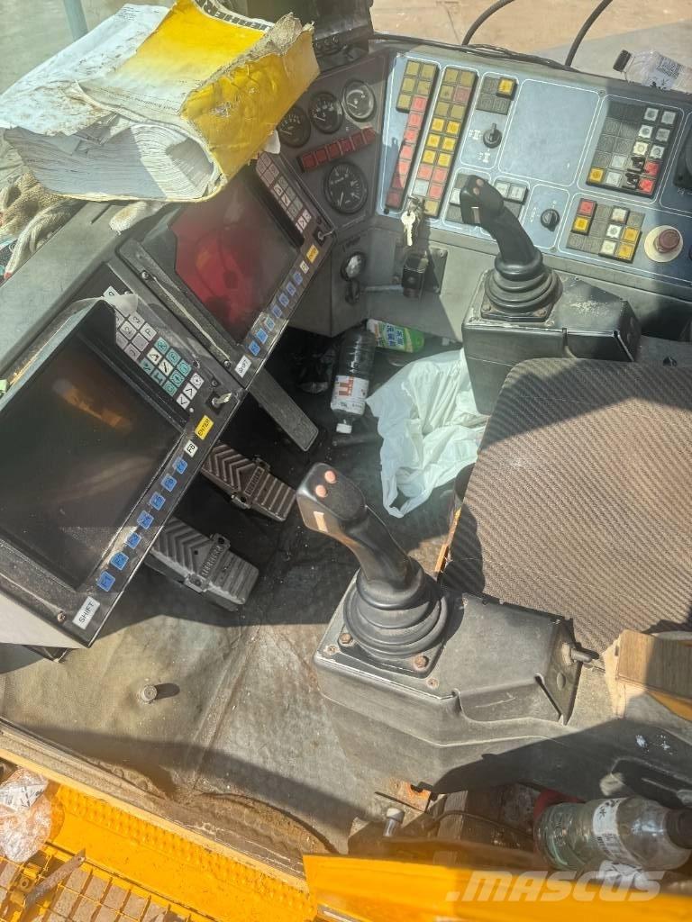 Liebherr LR 1400-2 Tracked cranes