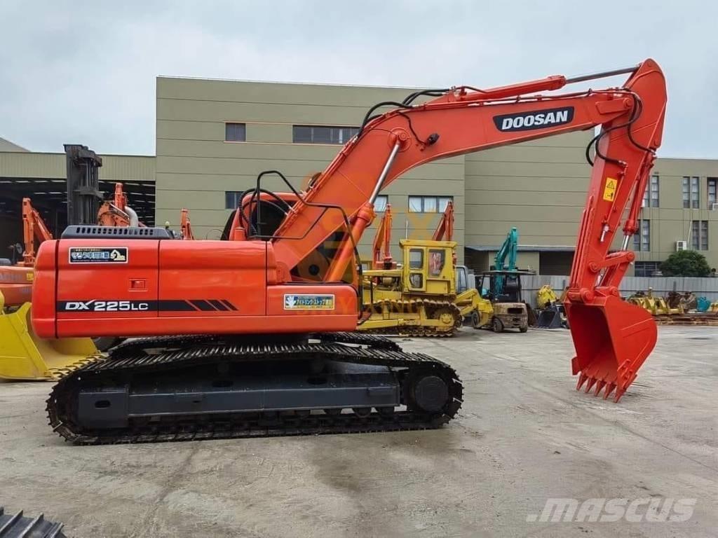 Doosan DX 225 LC Crawler excavators