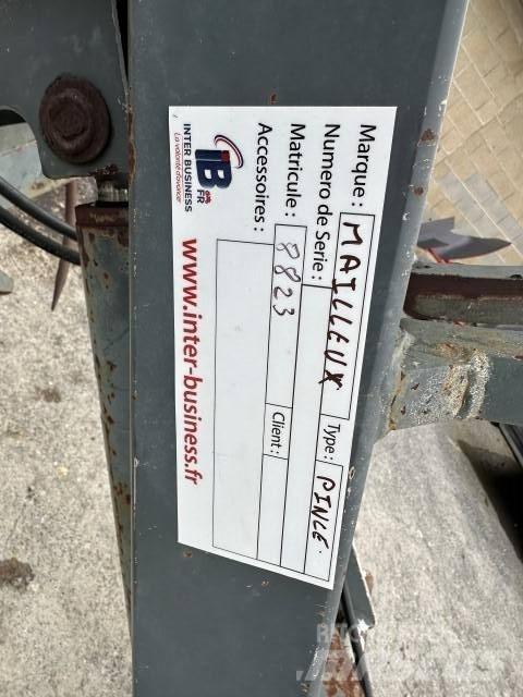 Mailleux MANIBALLE Bale clamps