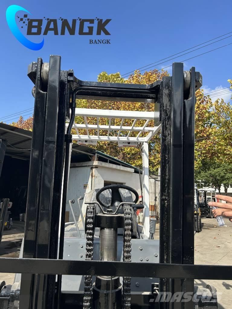 TCM FD30T3C Diesel trucks