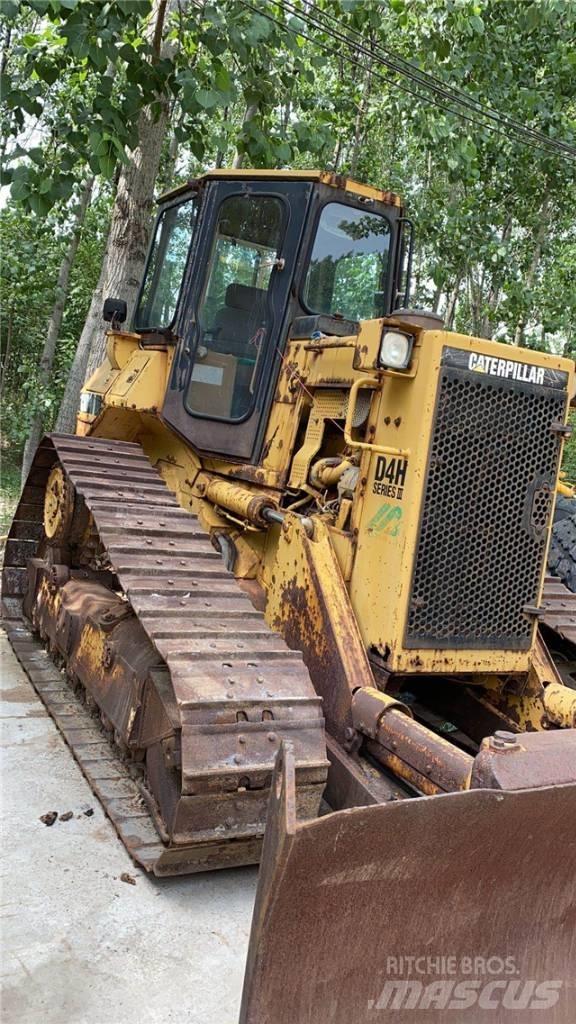 CAT D4H Crawler dozers