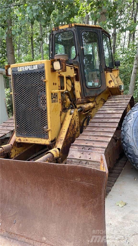 CAT D4H Crawler dozers