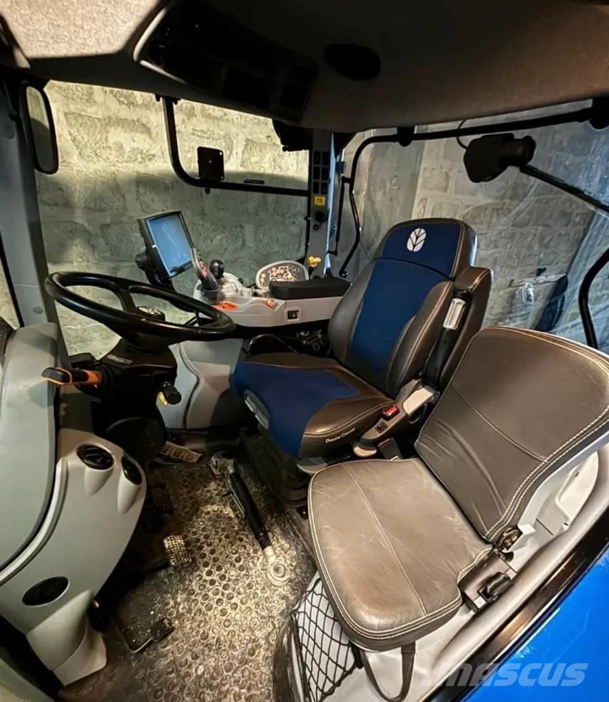 New Holland T 7.225 Tractors