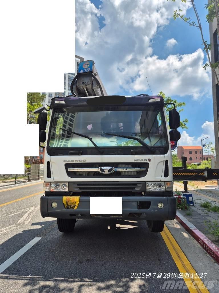 Horyong SKY450 Truck & Van mounted aerial platforms