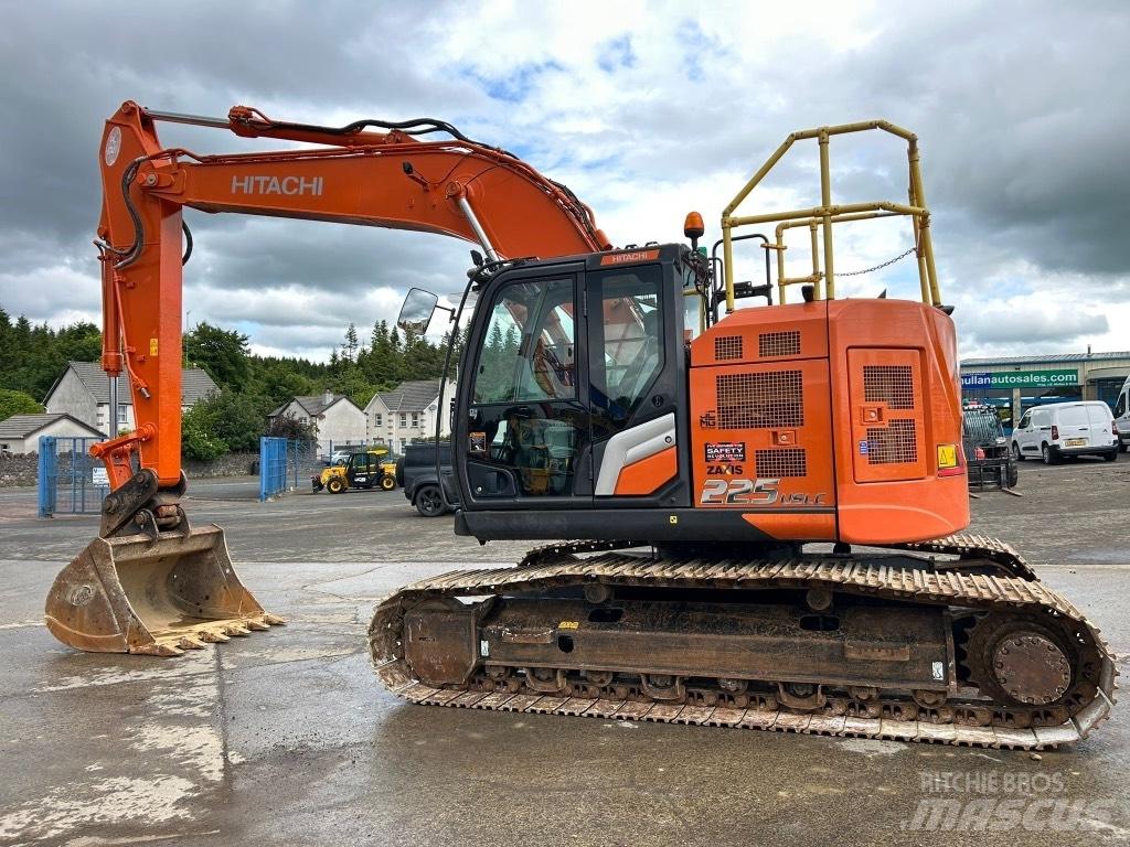 Hitachi ZX225 USLC-7 Crawler excavators