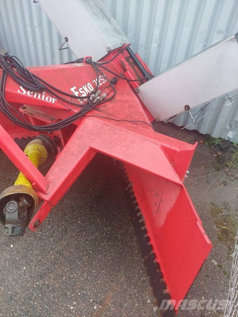 Esko 2252 H Snow throwers