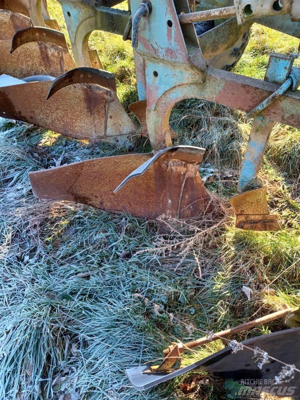 Fortschritt B550 Conventional ploughs