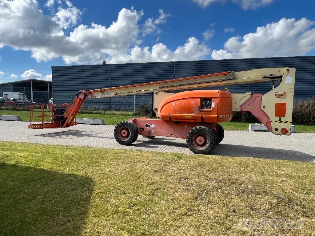 JLG 800 AJ Articulated boom lifts