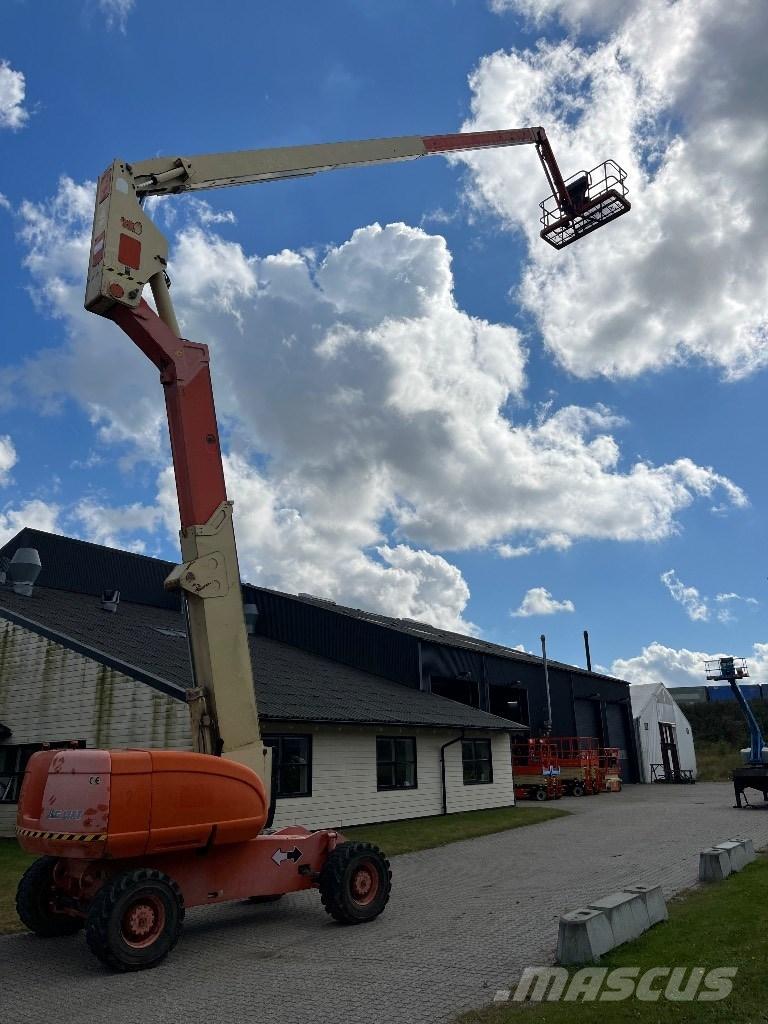JLG 800 AJ Articulated boom lifts