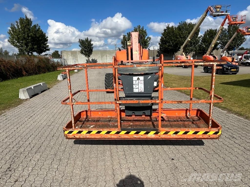 JLG 800 AJ Articulated boom lifts