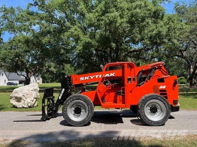 SkyTrak 6036 Telescopic handlers