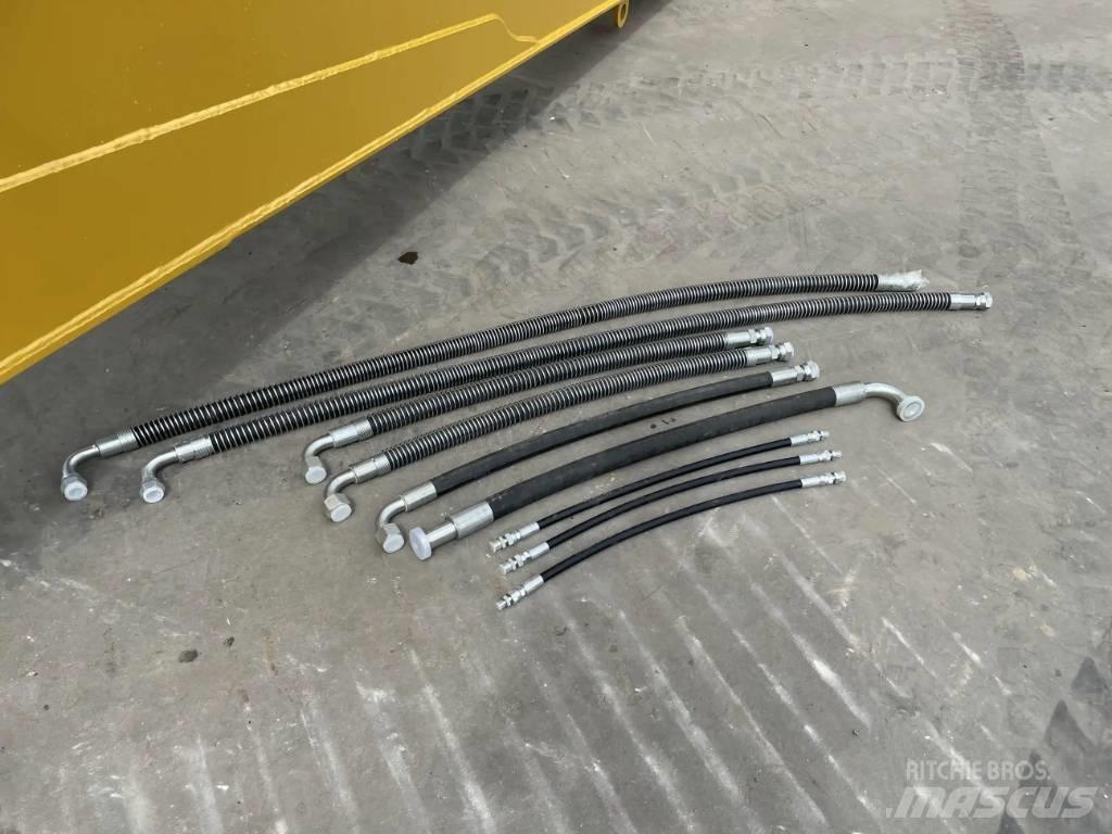 CAT 323 NG 15m Set Backhoes