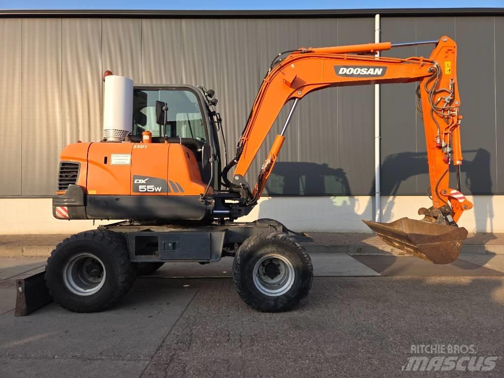 Doosan DX 55 W Wheeled excavators