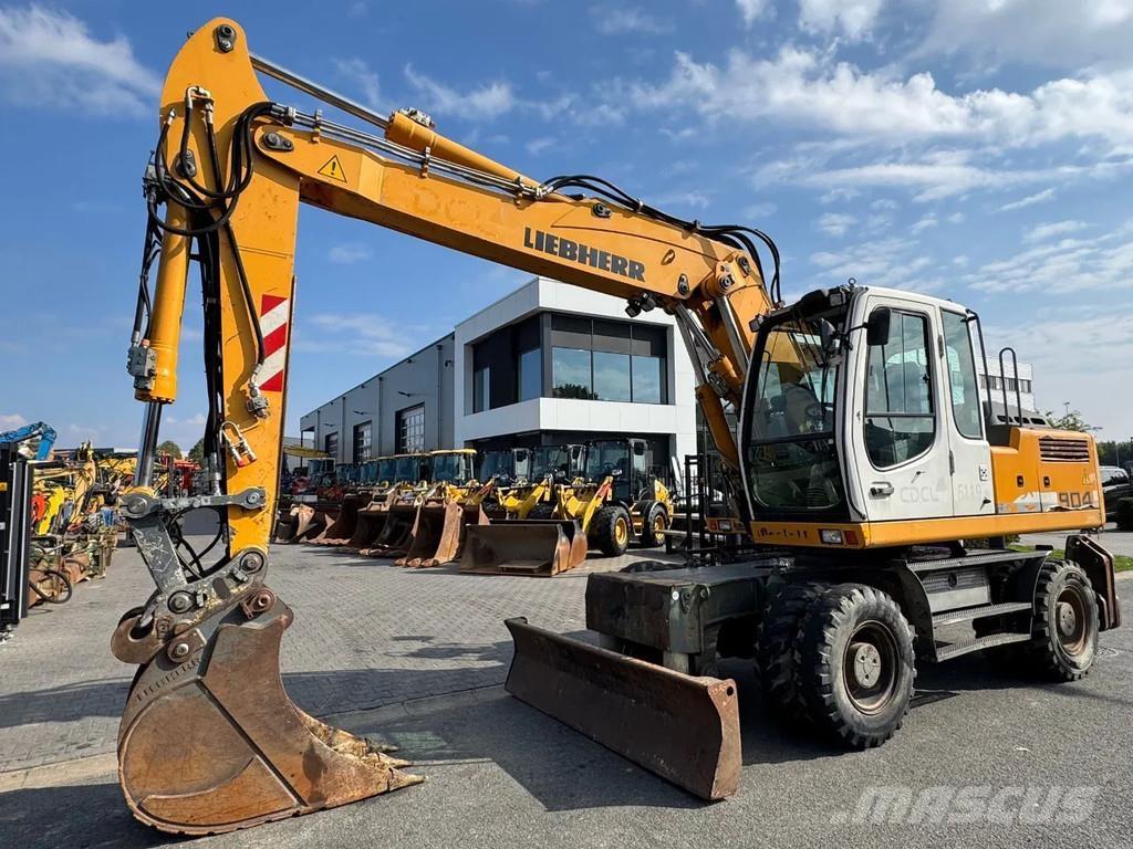Liebherr A904C Wheeled excavators