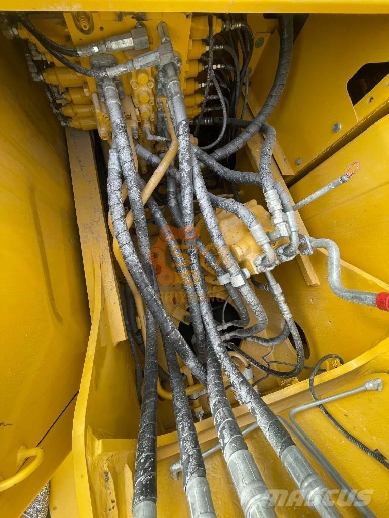 Komatsu PC 200-8 Crawler excavators