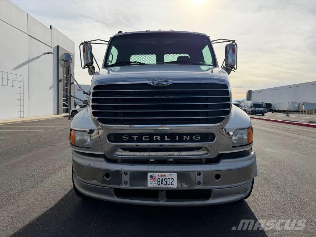 Sterling AT 9500 Cable lift demountable trucks