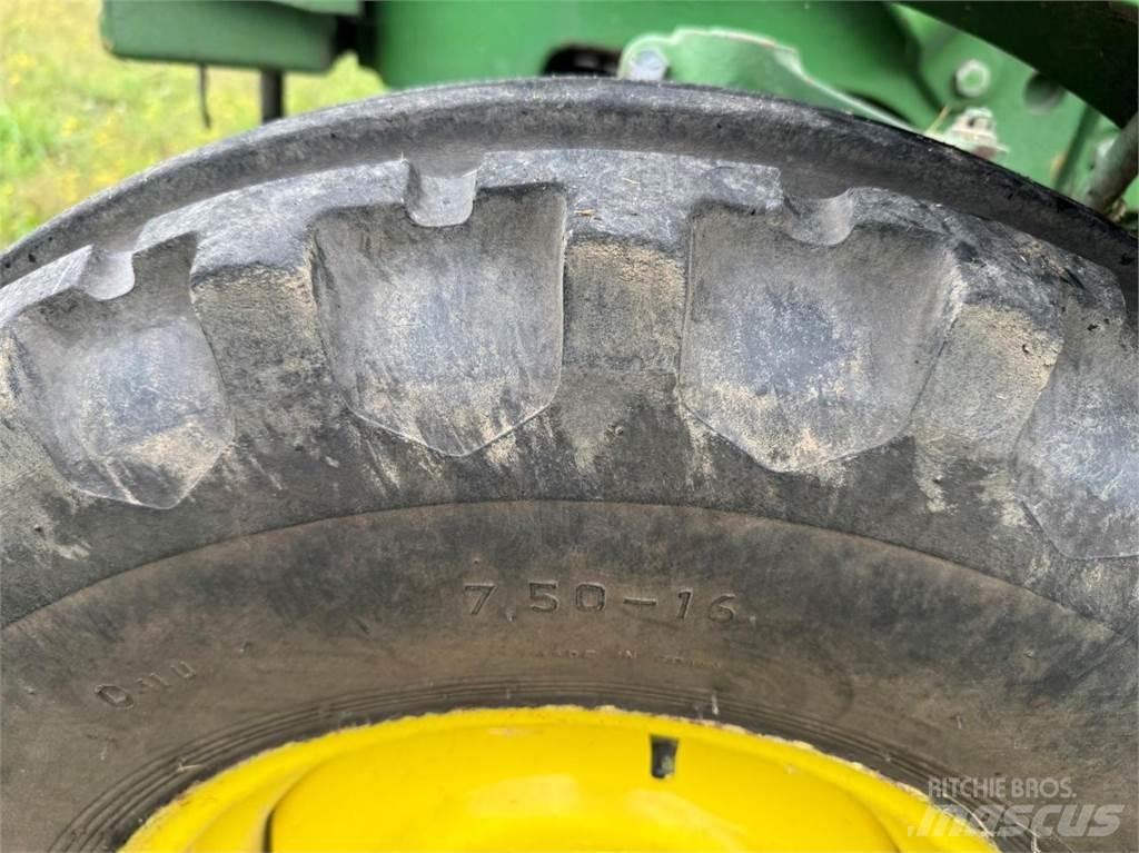 John Deere 1040 S Tractors