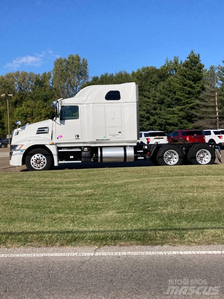 Western Star 5700 XE Tractor Units