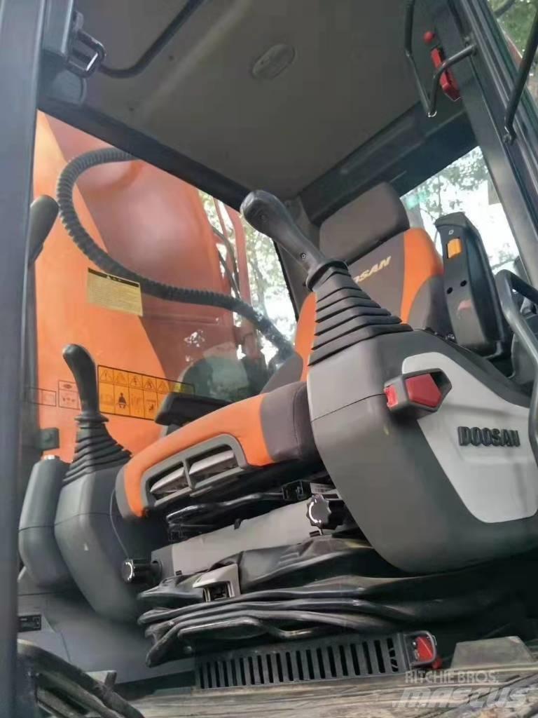 Doosan DX 530 Midi excavators  7t - 12t