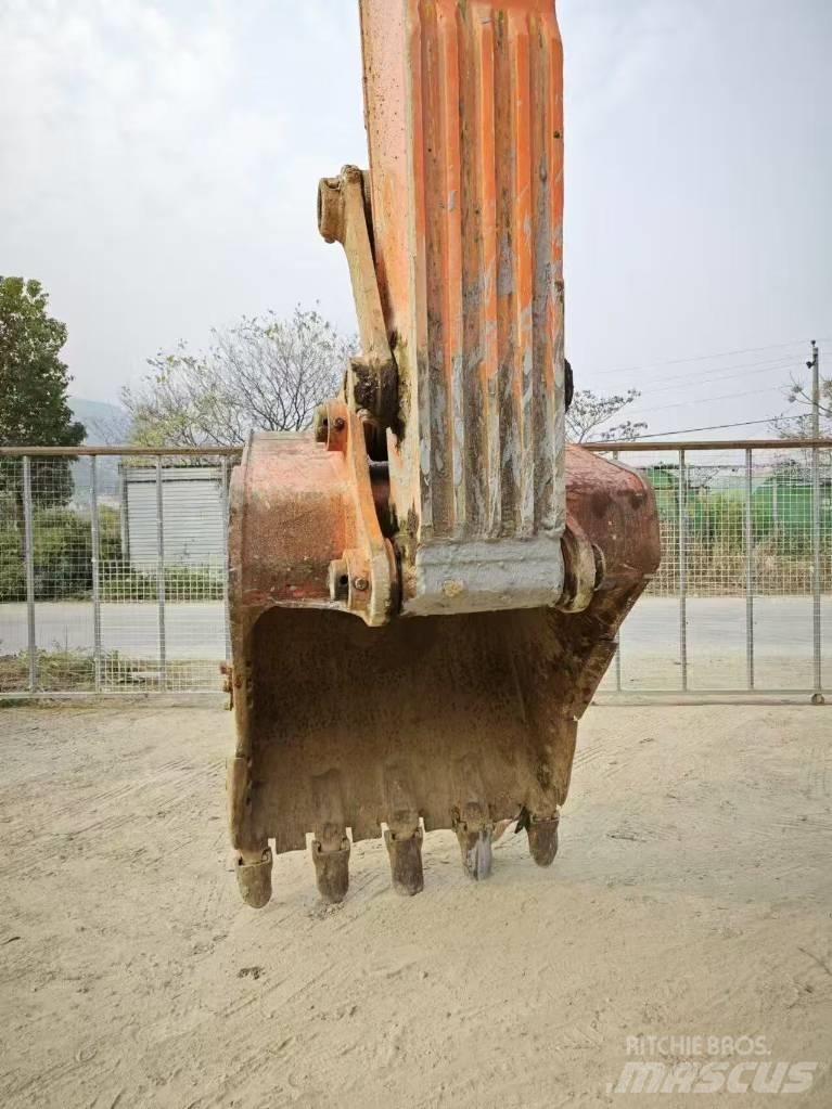 Hitachi ZX 470 Crawler excavators