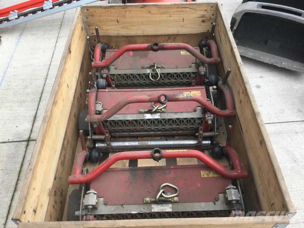 Toro 3250D Riding mowers