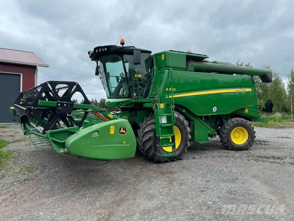 John Deere W540 Combine harvesters
