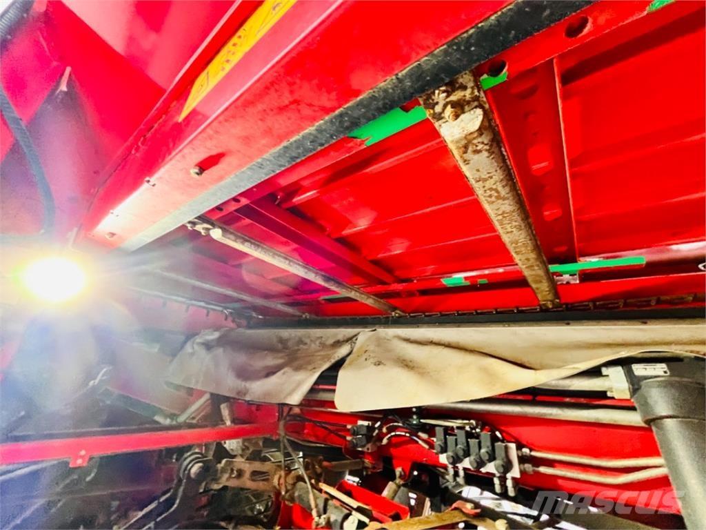 Holmer T4-40 Beet harvesters