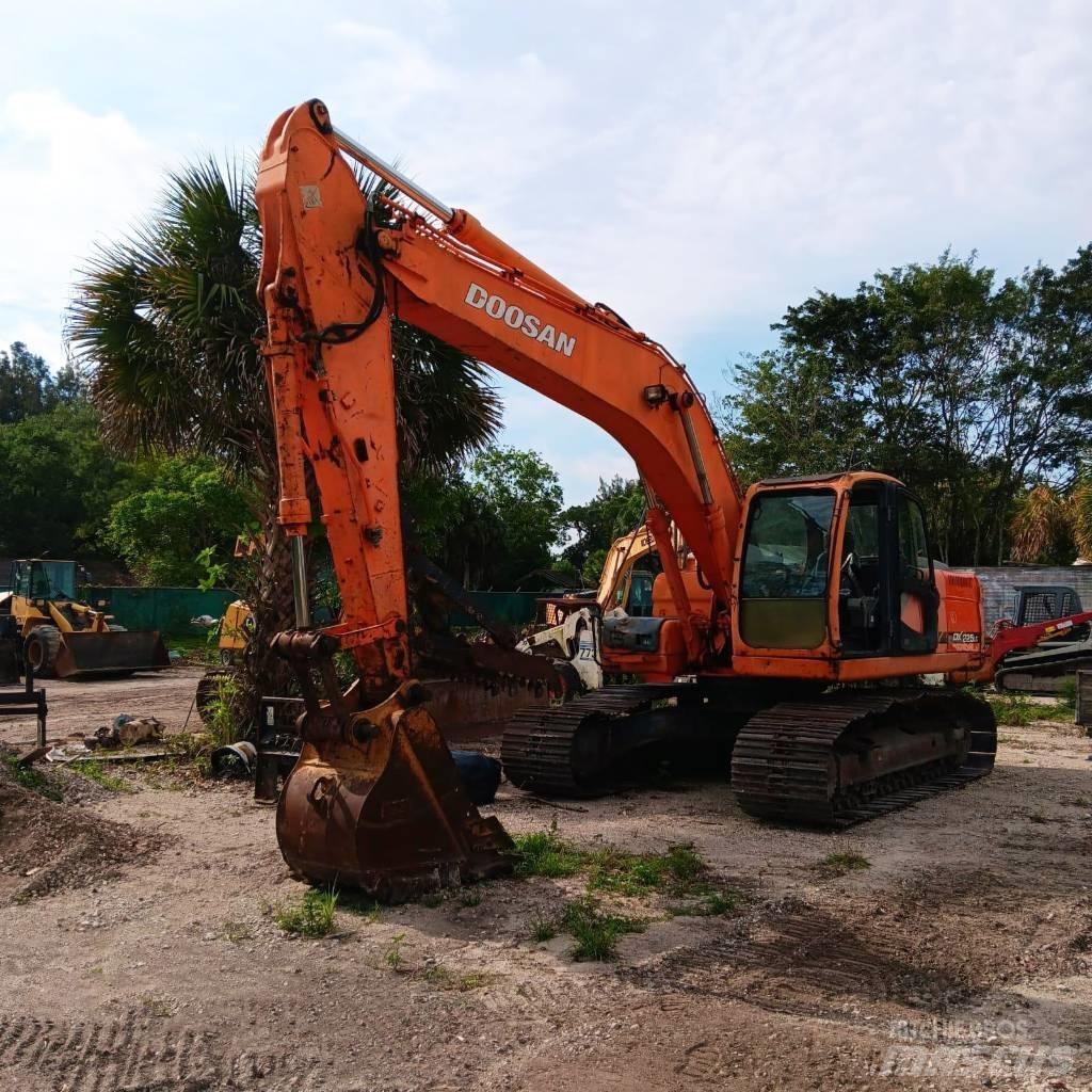 Doosan DX 225 LC Crawler excavators