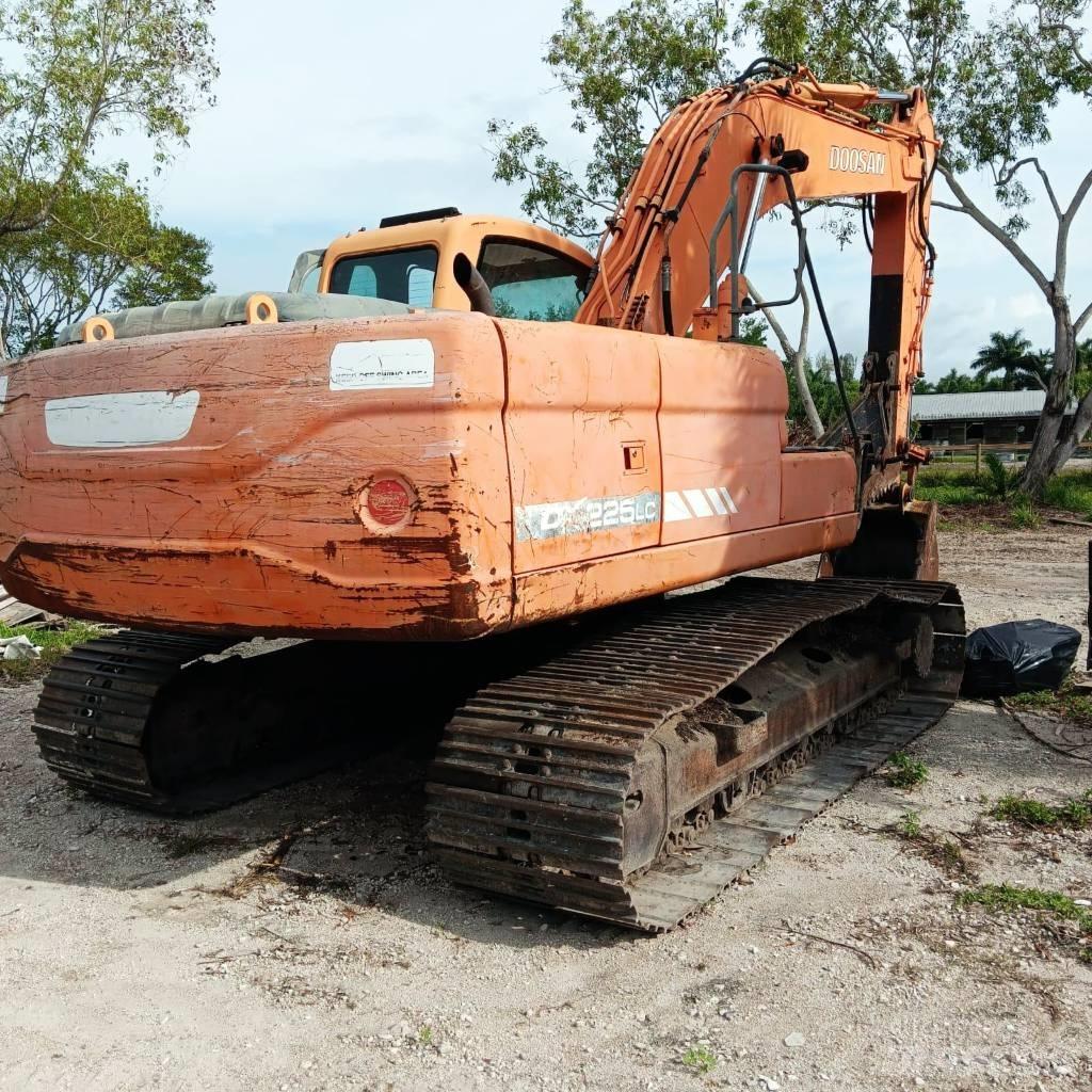 Doosan DX 225 LC Crawler excavators