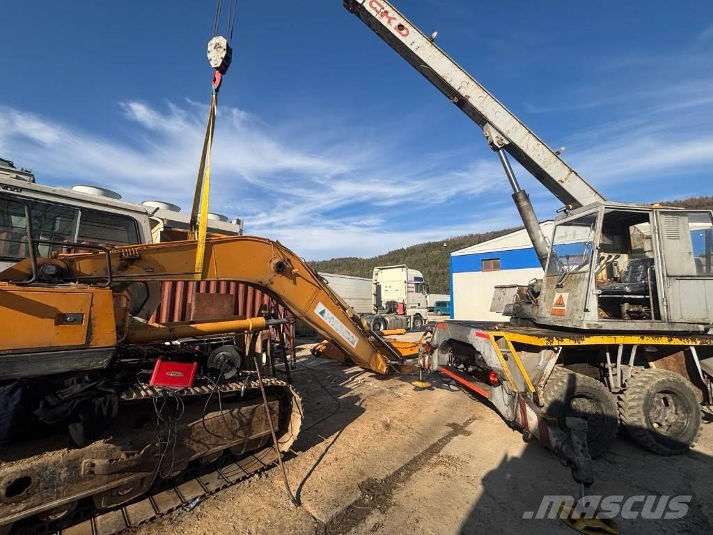 Hyundai Robex 210 LC Crawler excavators