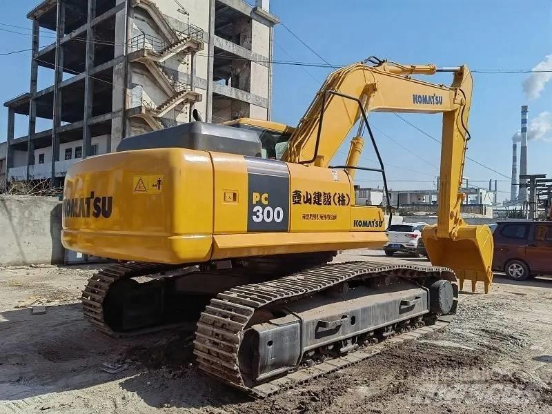 Komatsu PC 300 Crawler excavators