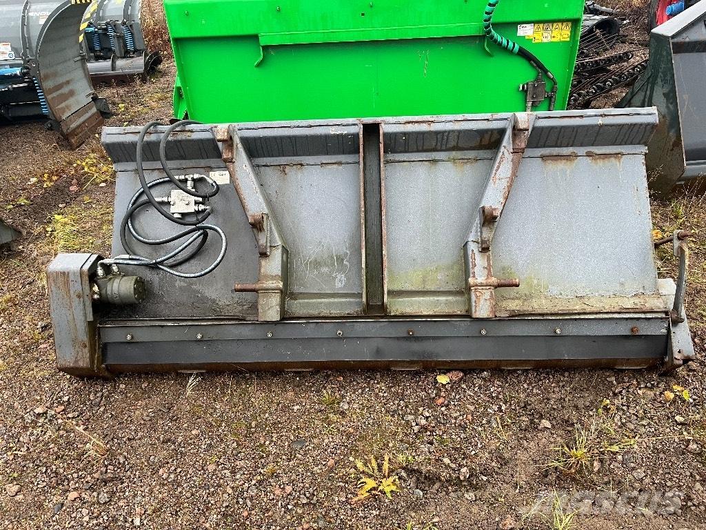 Sami 2000 Sand and salt spreaders