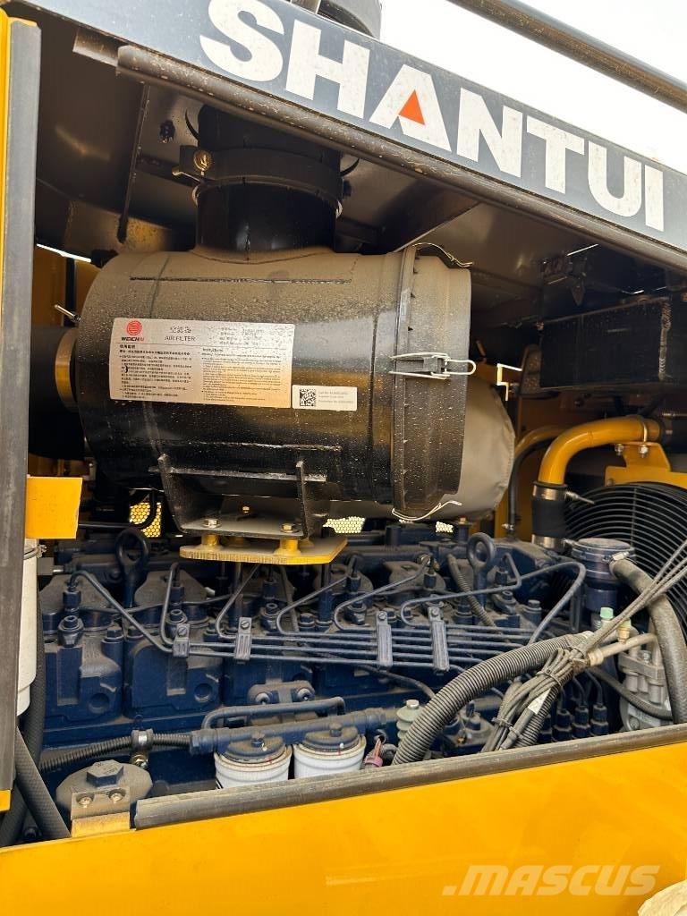Shantui DH 13 Crawler dozers
