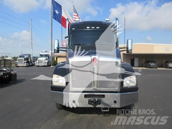 Kenworth T880 Tractor Units