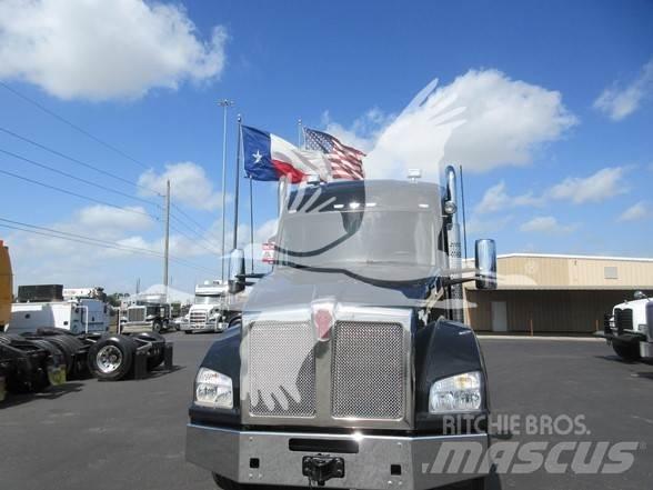 Kenworth T880 Tractor Units