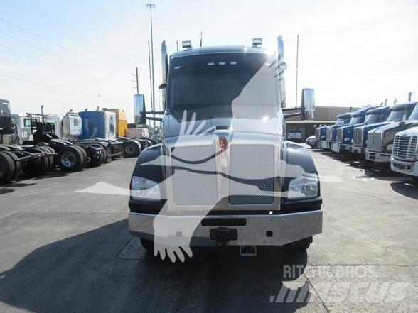 Kenworth T880 Tractor Units