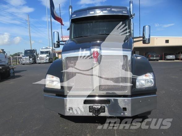 Kenworth T880 Tractor Units