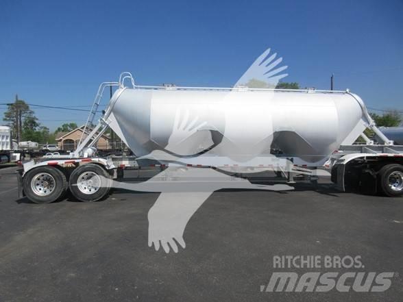 Polar 1000 GAL Tanker semi-trailers
