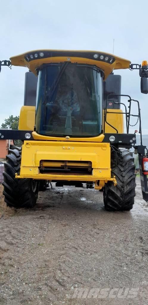 New Holland CX 5.80 Combine harvesters