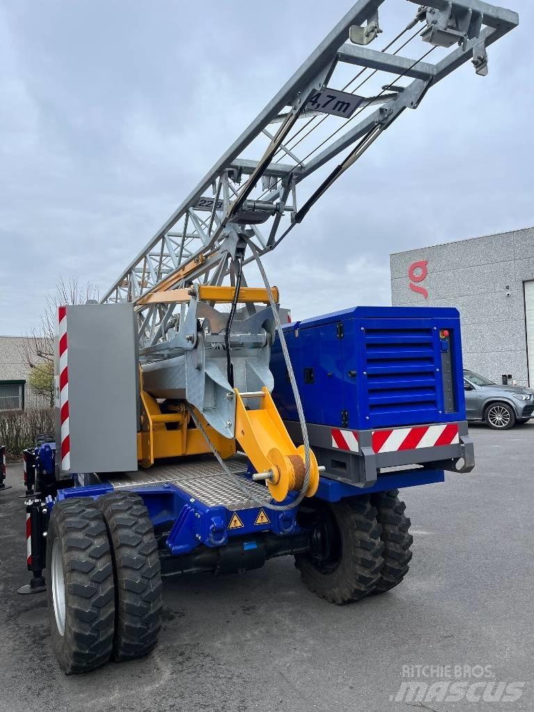 Potain M21-4WDS Self erecting cranes